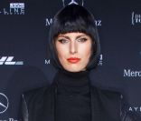 La superbe Karolina Kurkova au défilé Guido Maria Kretschmer à Berlin, le 19 janvier 2012.