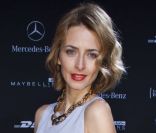 Le mannequin Eva Padberg, lumineuse dans un ensemble en soie au défilé Kilian Kerner à Berlin, le 20 janvier 2012.