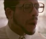 JoeyStarr, en scène dans le rôle de mari et père tiraillé pour le clip Mamy.