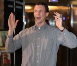 Le prince Joachim de Danemark, dans les minutes qui suivirent l'accouchement de la princesse Marie et la naissance de leur première fille le 24 janvier 2012, a explosé de joie devant journalistes et photographes dans les couloirs du Rigshospitalet de Copenhague.