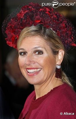 La princesse Maxima des Pays-Bas arrive dans les locaux du Conseil d'Etat pour la séance à huis clos en l'honneur du départ en retraite du vice-président Tjeenk Willink, le 25 janvier 2012.