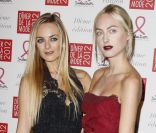 Claire et Virginie Courtin-Clarins au dixième Dîner De La Mode contre le Sida à Paris, le 26 janvier 2012.