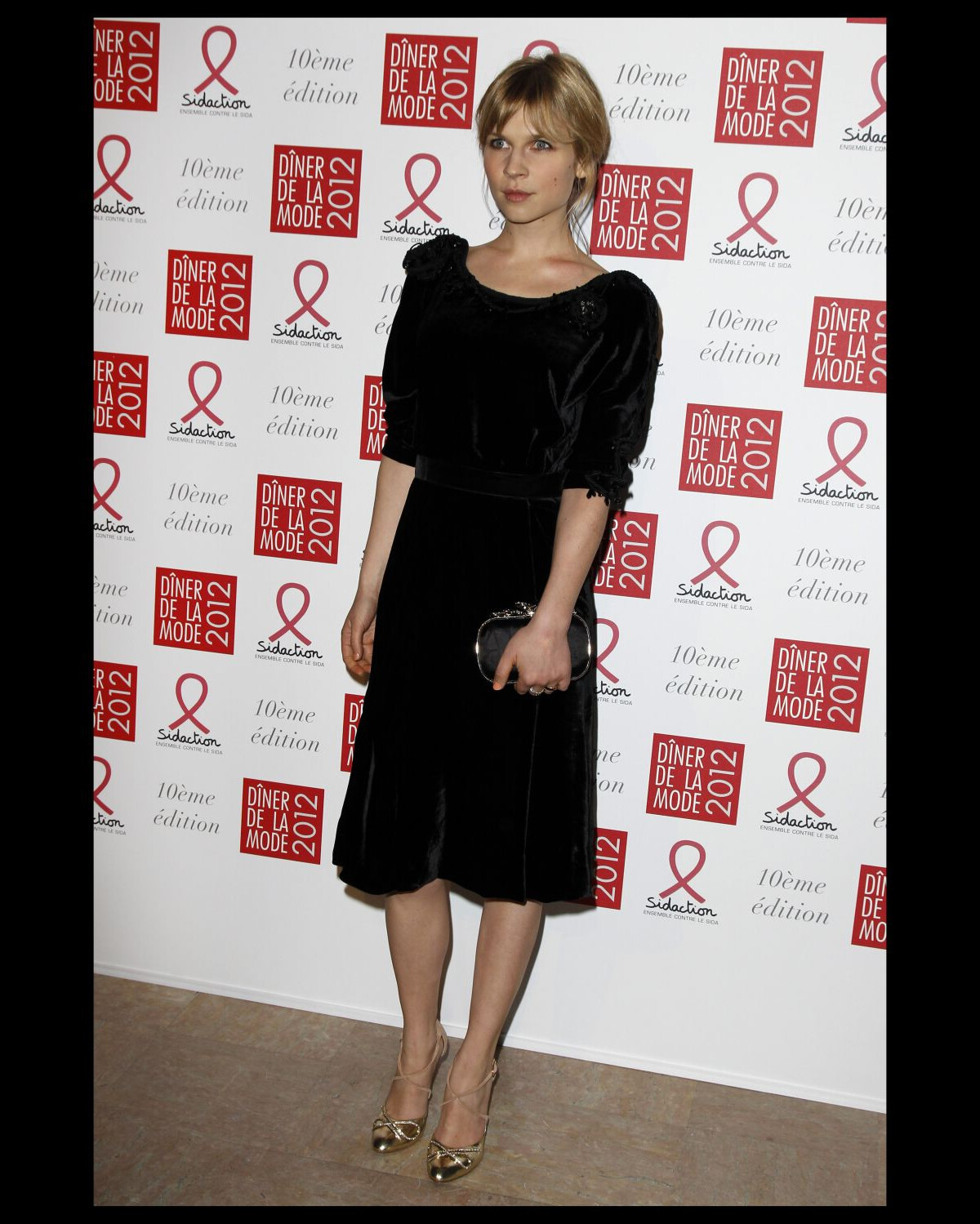 Photo L actrice Clémence Poésy rayonnante en Nina Ricci lors du dixième Dîner De La Mode à