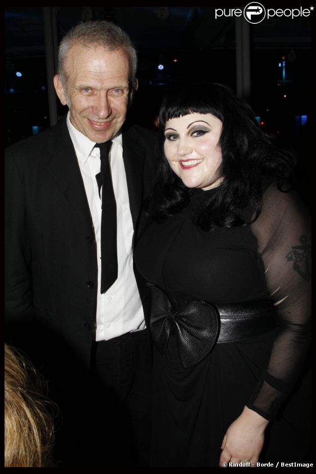 Jean-Paul Gaultier et Beth Ditto au dixième Dîner De La Mode contre le Sida à Paris, le 26 janvier 2012.