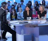 Rachida Dati et Claire Chazal face à Michel Denisot sur le plateau du <em>Grand Journal</em>, à Paris, le 30 janvier 2012.
