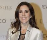 La princesse Mary de Danemark, chic et glamour, célèbre le courage des femmes
