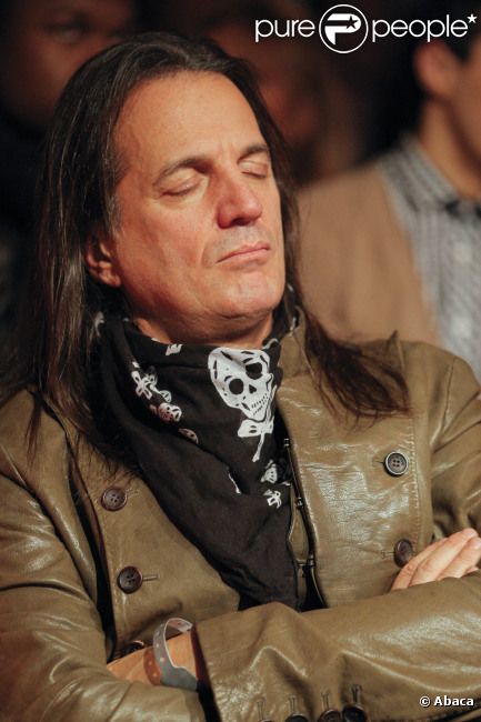 Francis Lalanne le 1er février à la salle Wagram pour la rencontre de boxe entre le Paris United et les Dragons de Pékin dans le cadre des Worlds Séries of Boxing à Paris