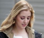  Ela Rae Peck en pause su le tournage de Gossip Girl à New York le 1er février 2012 
