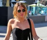 Miley Cyrus : Sexy avec son chéri, elle sait aussi s'imposer contre l'homophobie