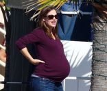 Jennifer Garner avec ses filles à la plage. Santa Monica, le 4 février 2012.