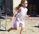 Violet la fille de Jennifer Garner et Ben Affleck à Santa Monica, le 4 février 2012.