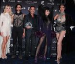 Kamel Ouali et la troupe de  Dracula, l'amour plus fort que la mort  à la cérémonie des Globes de cristal, au Lido à Paris, le 6 février 2012.