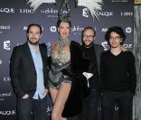 L'équipe de  Bref  aux Globes de Cristal, au Lido, le 6 février 2012.
