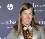 Christophe Gulillarmé, créateur de mode, aux Globes de Cristal. Février 2012
