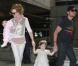 Nicole Kidman, Keith Urban et leurs filles Faith Margaret et Sunday Rose à Los Angeles en juillet 2011<br />