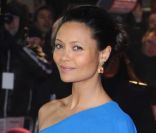Thandie Newton dans une robe Stella McCartney pour l'avant-première du film Indian Palace à Londres, le 7 février 2012.