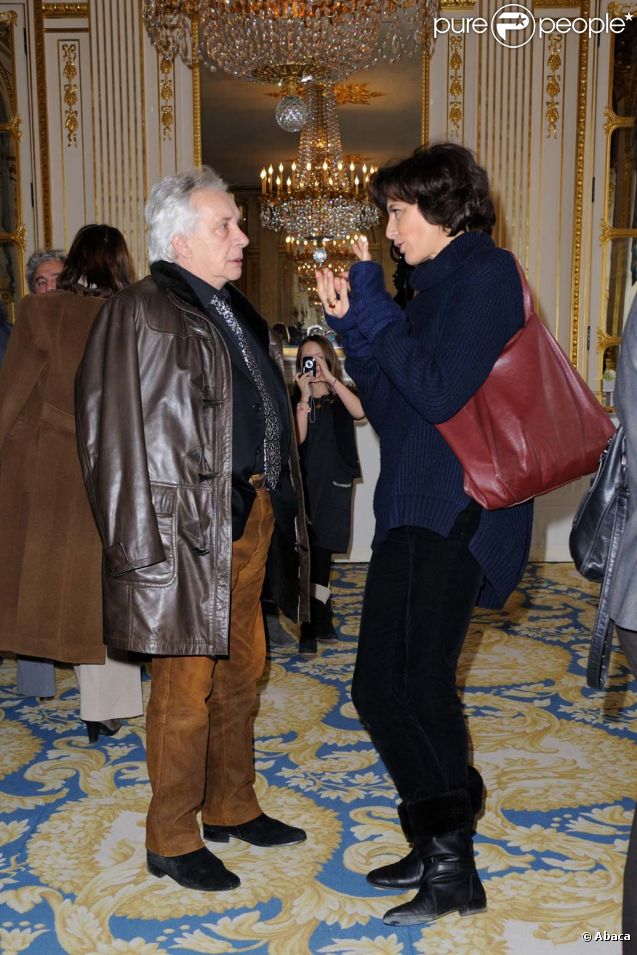 Michel Sardou et Inès de la Fressange au ministère de la Culture, à Paris le 8 février 2012. 