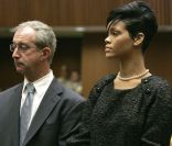 Rihanna lors du jugement de Chris Brown en juin 2009 à Los Angeles