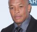 Dr. Dre pose sur le tapis rouge, lors de la soirée des Pre-Grammy, le samedi 11 février 2012 à Los Angeles.