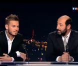 M. Pokora et Kad Merad sur le plateau du 20 heures de TF1, présenté par Claire Chazal, le 12 février 2012 