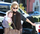 Nicole Kidman et ses filles Sunday Rose et Faith Margaret le 5 février 2012 à Los Angeles