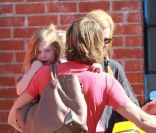 Nicole Kidman, Keith Urban et leurs filles Sunday Rose et Faith Margaret le 5 février 2012 à Los Angeles