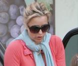 Téa Leoni en famille au supermarché