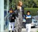Heidi Klum en compagnie de Johan et Henry à Los Angeles le 18 février 2012