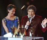Laurent Voulzy, Victoire de la Chanson originale de l\'année pour <em>Jeanne</em>. 27e Victoires de la Musique, le 3 mars 2012 au Palais des Congrès de Paris.