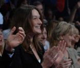 Carla Bruni le 31 mars 2012 à Paris pour un meeting avec les Jeunes de l\'UMP