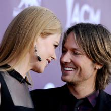 Nicole Kidman plus complices et amoureux que jamais sur le tapis rouge de la 47e cérémonie des American of Country Music (ACM) Awards, qui s'est déroulée le 1er avril 2012 au MGM Grand Garden Arena de Las Vegas.