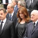 VIDEO : Yves Saint Laurent, son dernier défilé sous le regard ému des stars...
