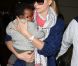 Charlize Theron et son fils Jackson à l'aéroport de Roissy, le 8 mai 2012