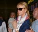 Pour la première fois, Charlize Theron présente son fils Jackson, à l'aéroport de Paris Roissy, le 8 mai 2012
