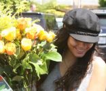 Vanessa Hudgens: Les fleurs offertes par son chéri délivrent un drôle de message