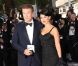 Alec Baldwin et Hilaria Thomas lors de la présentation du film d'ouverture Moonrise Kingdom au festival de Cannes le 16 mai 2012
