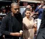 Kanye West et sa chérie Kim Kardashian sont arrivés à Cannes, le 23 mai 2012
