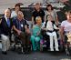 Le prince Albert et Charlene le 26 mai 2012 ont pris la pose avec des personnes handicapées à l'occasion du Grand Prix de Monaco