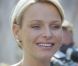 Le prince Albert et Charlene sont allés rencontrer des personnes handicapées dans le paddock du Grand Prix de Monaco le 26 mai 2012