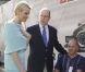 Le prince Albert et Charlene sont allés rencontrer des personnes handicapées dans le paddock du Grand Prix de Monaco le 26 mai 2012