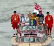 Elizabeth II avait réuni autour d'elle sur la barge royale Spirit of Chartwell le duc d'Edimbourg, le prince Charles et Camilla Parker Bowles, le prince William et Catherine, duchesse de Cambridge (Kate Middleton), et le prince Harry, pour la parade fluviale sur la Tamise du jubilé de diamant, le 3 juin 2012.