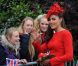 Elizabeth II avait réuni autour d'elle sur la barge royale Spirit of Chartwell le duc d'Edimbourg, le prince Charles et Camilla Parker Bowles, le prince William et Catherine, duchesse de Cambridge (Kate Middleton), et le prince Harry, pour la parade fluviale sur la Tamise du jubilé de diamant, le 3 juin 2012.