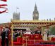 Elizabeth II avait réuni autour d'elle sur la barge royale Spirit of Chartwell le duc d'Edimbourg, le prince Charles et Camilla Parker Bowles, le prince William et Catherine, duchesse de Cambridge (Kate Middleton), et le prince Harry, pour la parade fluviale sur la Tamise du jubilé de diamant, le 3 juin 2012.