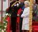 Elizabeth II avait réuni autour d'elle sur la barge royale Spirit of Chartwell le duc d'Edimbourg, le prince Charles et Camilla Parker Bowles, le prince William et Catherine, duchesse de Cambridge (Kate Middleton), et le prince Harry, pour la parade fluviale sur la Tamise du jubilé de diamant, le 3 juin 2012.