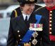 Elizabeth II avait réuni autour d'elle sur la barge royale Spirit of Chartwell le duc d'Edimbourg, le prince Charles et Camilla Parker Bowles, le prince William et Catherine, duchesse de Cambridge (Kate Middleton), et le prince Harry, pour la parade fluviale sur la Tamise du jubilé de diamant, le 3 juin 2012.