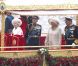 Elizabeth II avait réuni autour d'elle sur la barge royale Spirit of Chartwell le duc d'Edimbourg, le prince Charles et Camilla Parker Bowles, le prince William et Catherine, duchesse de Cambridge (Kate Middleton), et le prince Harry, pour la parade fluviale sur la Tamise du jubilé de diamant, le 3 juin 2012.
