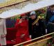 Elizabeth II avait réuni autour d'elle sur la barge royale Spirit of Chartwell le duc d'Edimbourg, le prince Charles et Camilla Parker Bowles, le prince William et Catherine, duchesse de Cambridge (Kate Middleton), et le prince Harry, pour la parade fluviale sur la Tamise du jubilé de diamant, le 3 juin 2012.