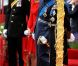 Elizabeth II avait réuni autour d'elle sur la barge royale Spirit of Chartwell le duc d'Edimbourg, le prince Charles et Camilla Parker Bowles, le prince William et Catherine, duchesse de Cambridge (Kate Middleton), et le prince Harry, pour la parade fluviale sur la Tamise du jubilé de diamant, le 3 juin 2012.