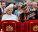 Elizabeth II avait réuni autour d'elle sur la barge royale Spirit of Chartwell le duc d'Edimbourg, le prince Charles et Camilla Parker Bowles, le prince William et Catherine, duchesse de Cambridge (Kate Middleton), et le prince Harry, pour la parade fluviale sur la Tamise du jubilé de diamant, le 3 juin 2012.