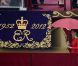 Elizabeth II avait réuni autour d'elle sur la barge royale Spirit of Chartwell le duc d'Edimbourg, le prince Charles et Camilla Parker Bowles, le prince William et Catherine, duchesse de Cambridge (Kate Middleton), et le prince Harry, pour la parade fluviale sur la Tamise du jubilé de diamant, le 3 juin 2012.